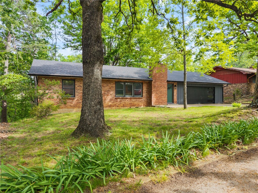 Property Photo: 5 College Street AR 72632