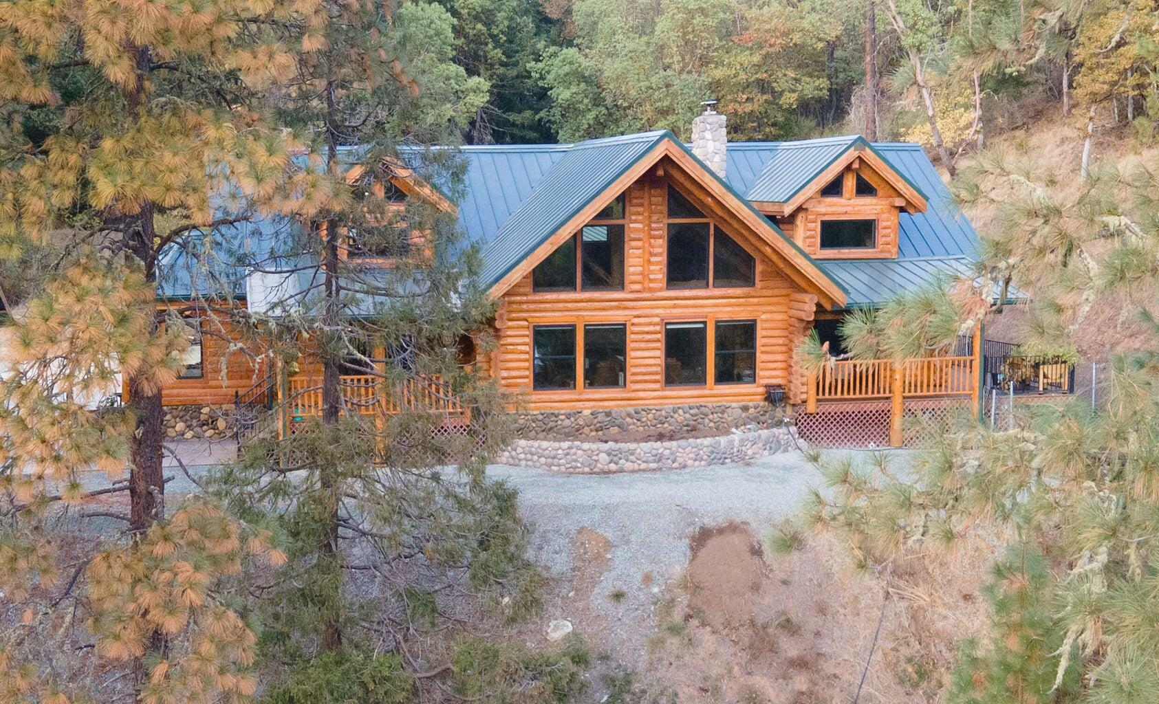 Property Photo: 225 Eagle Ridge Road OR 97417