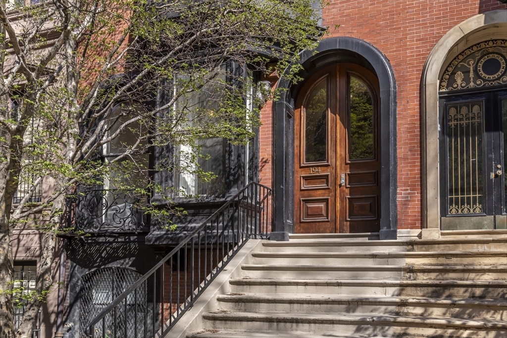 Property Photo:  194 Beacon St  MA 02116 