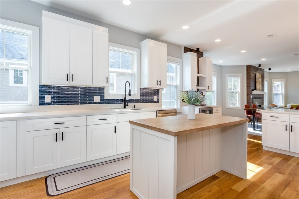 Property Photo:  61 Paul Revere Rd 2  MA 02476 