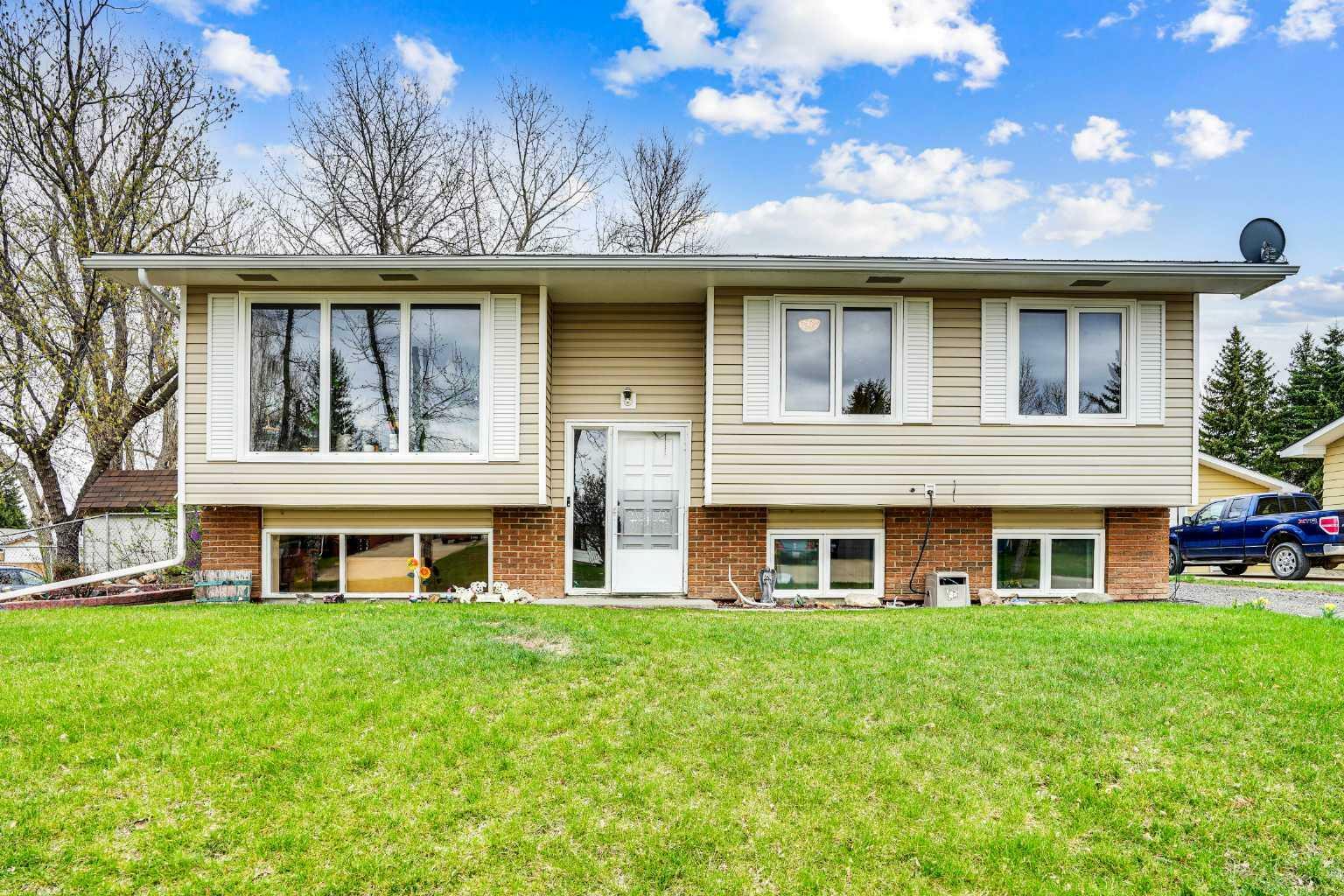 Property Photo: 2401 17 Street AB T0L 1R0