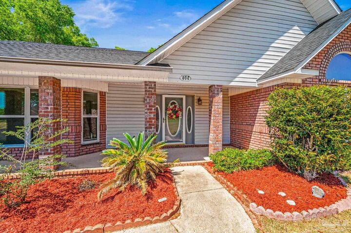 Property Photo:  404 Kilkenny Way  FL 32533 