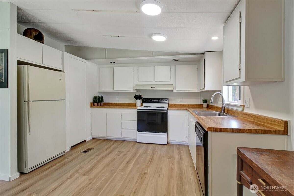 Property Photo: 1225 Darrington Street 1 WA 98241