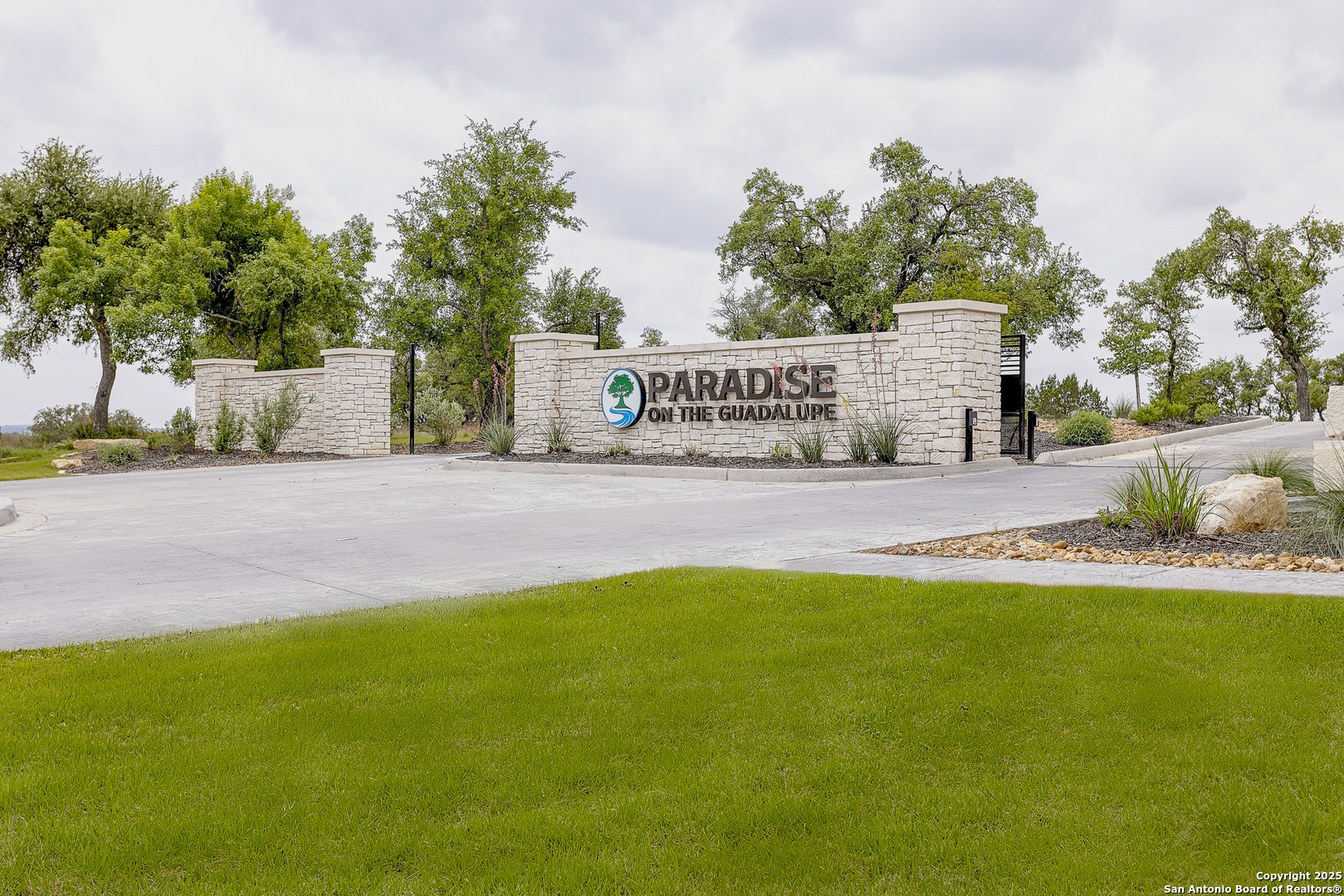 Property Photo: 1012 Pristine Trl TX 78133
