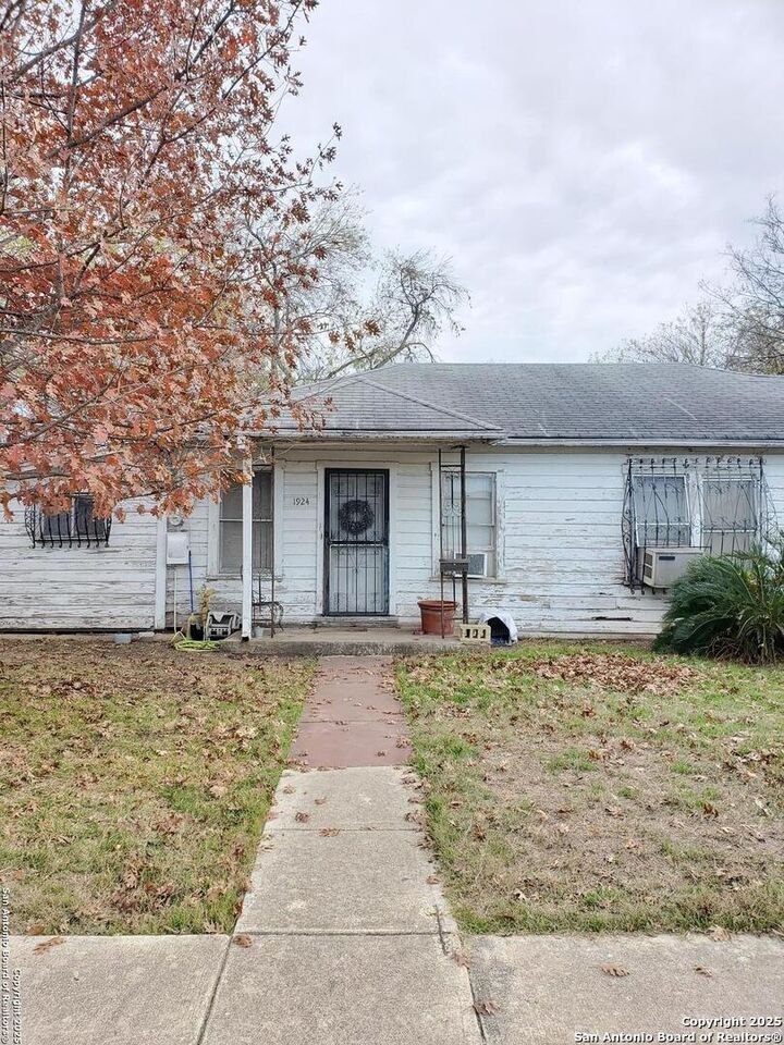 Property Photo:  1924 Kentucky  TX 78228 
