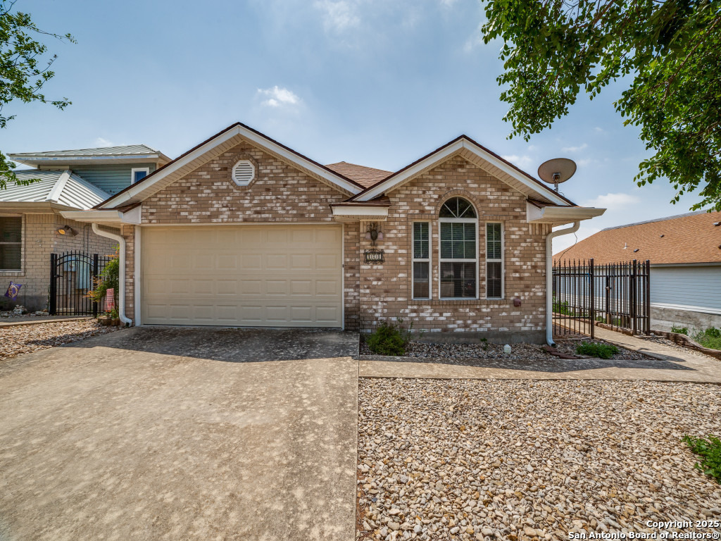 Property Photo: 121 Mesa Del Sol TX 78028