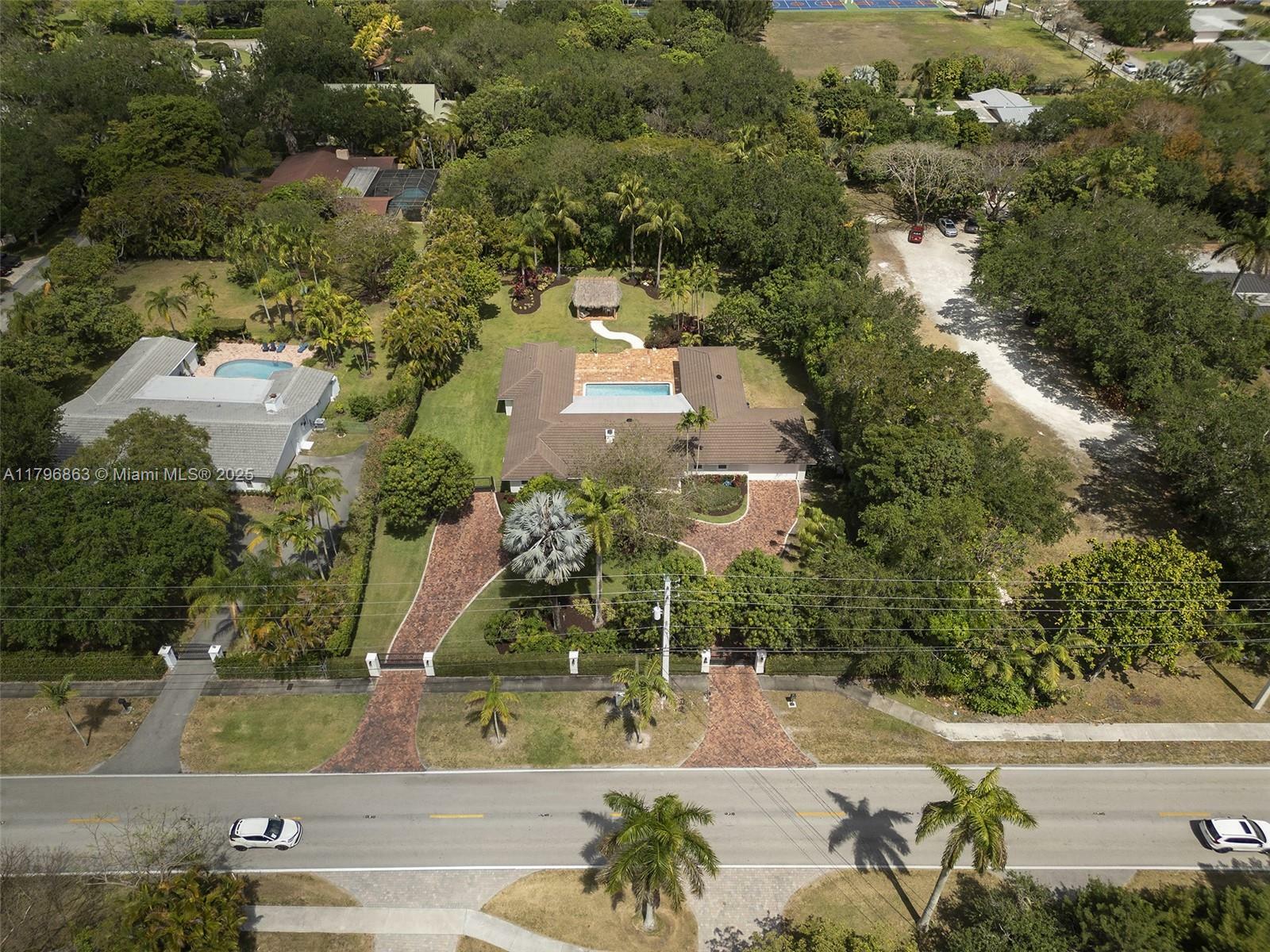 Property Photo: 11631 SW 87th Ave FL 33176