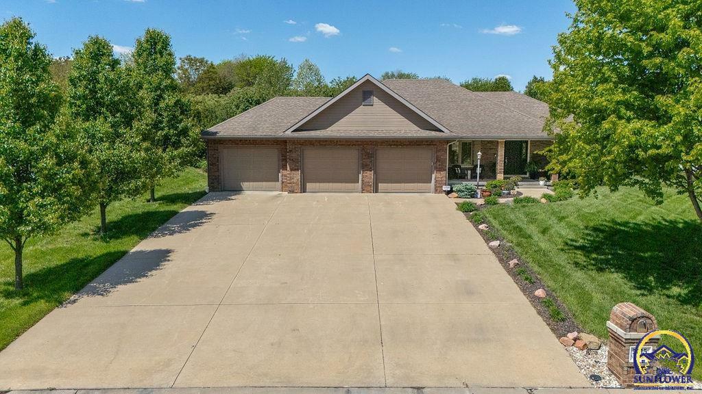 Property Photo: 5015 NW Fielding Ct KS 66618
