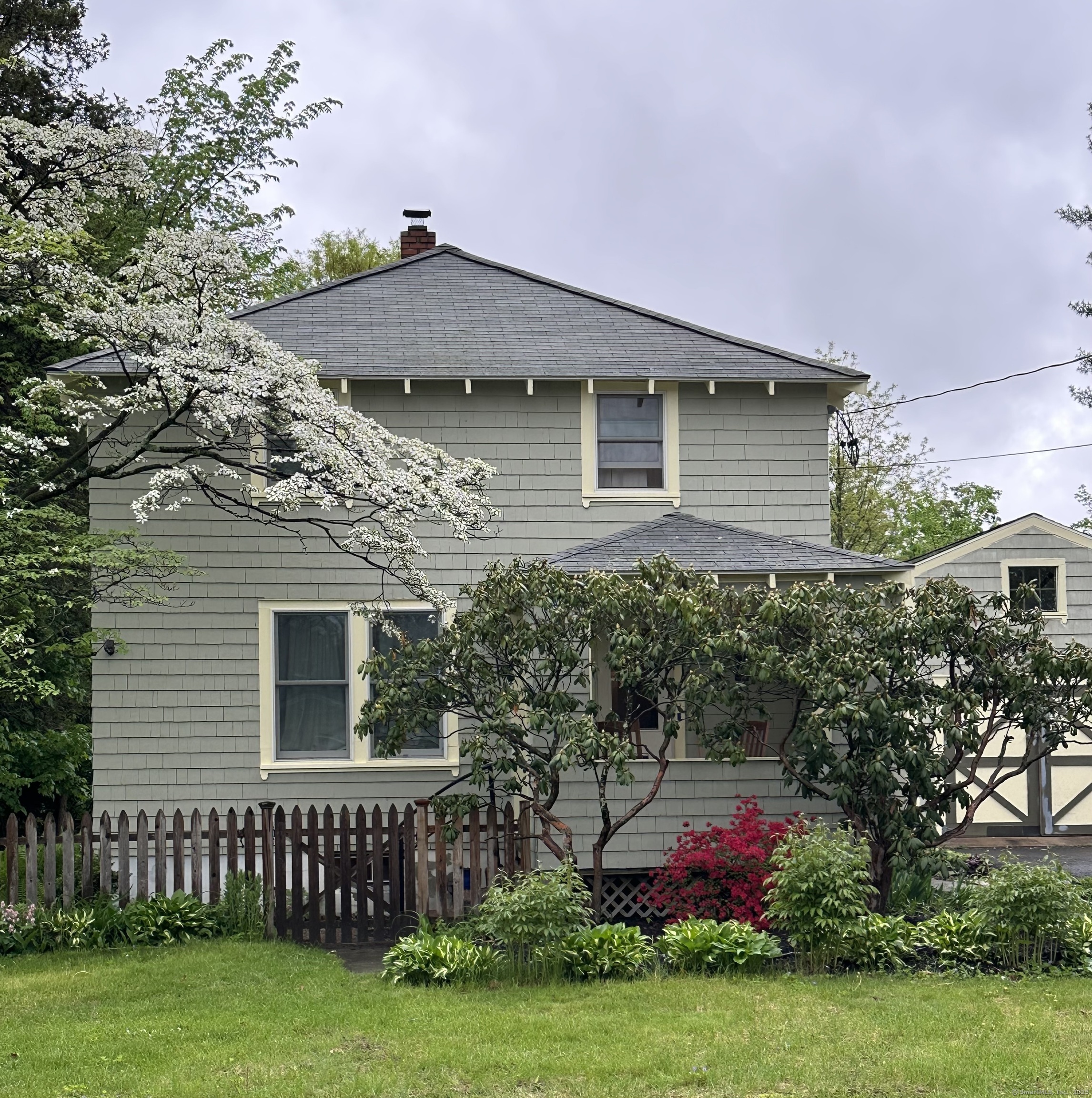 Property Photo: 136 Naubuc Avenue CT 06118