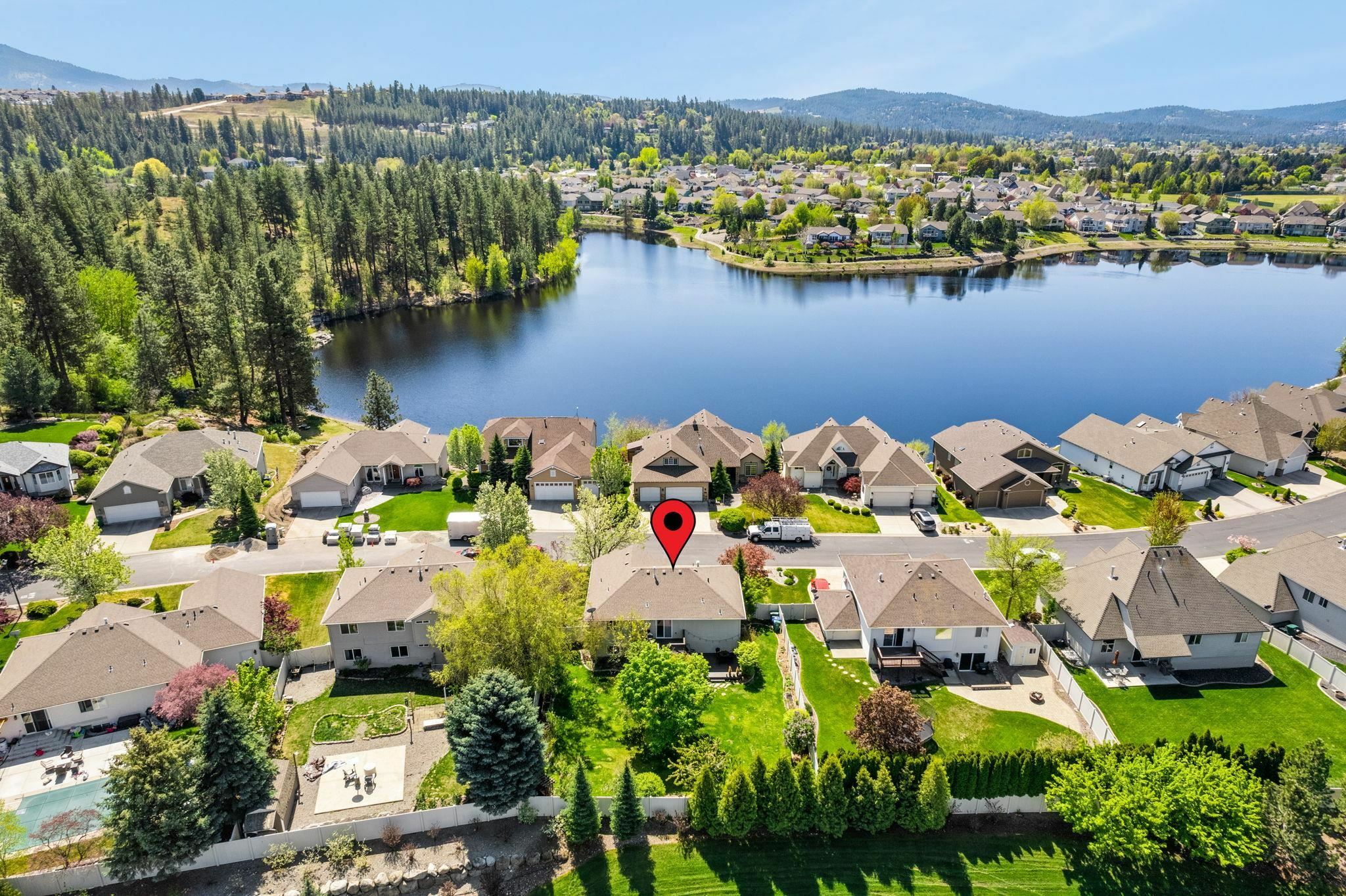 Property Photo: 332 S Shelley Lake Ln WA 99037