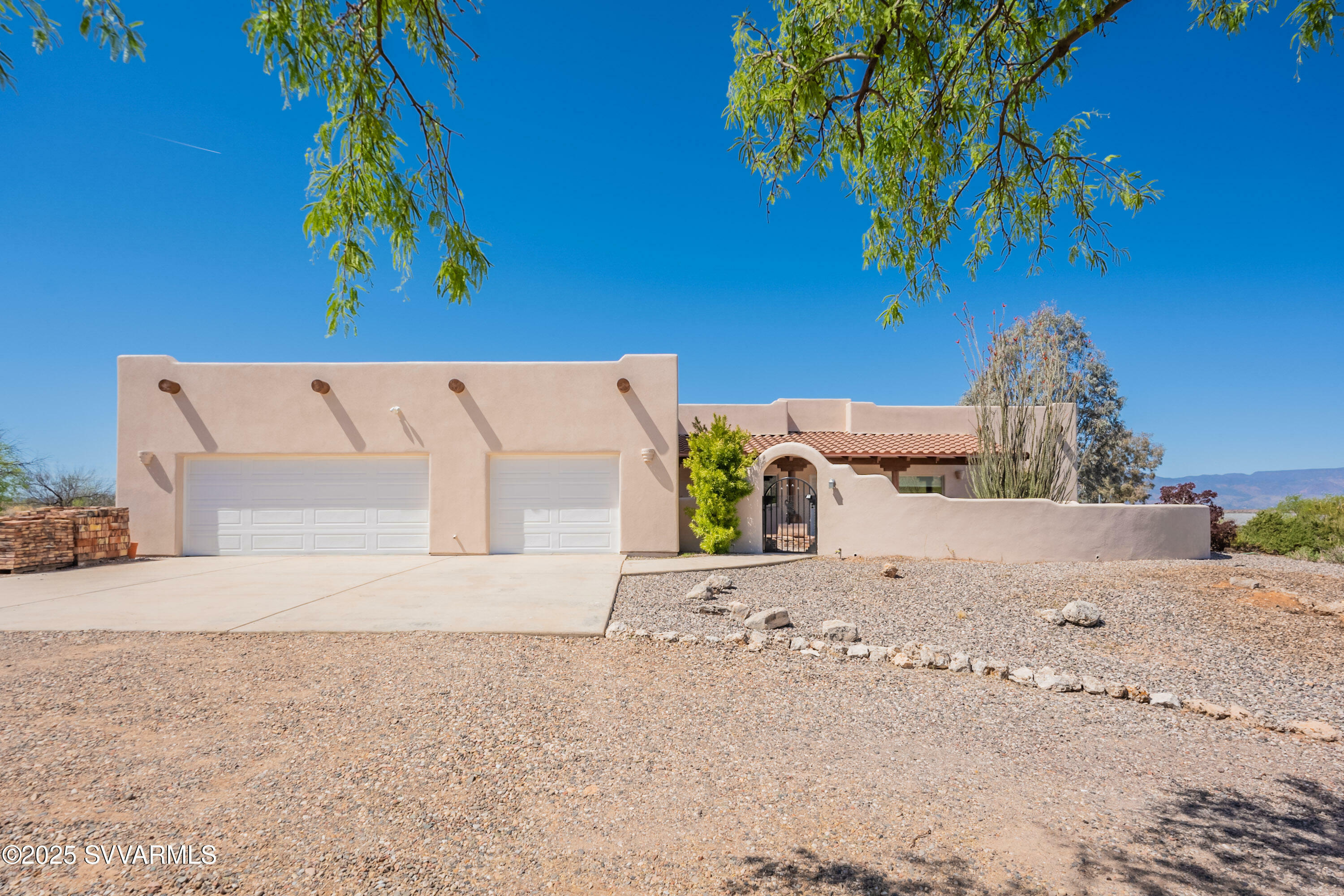 Property Photo: 7050 S Dakota Place AZ 86325