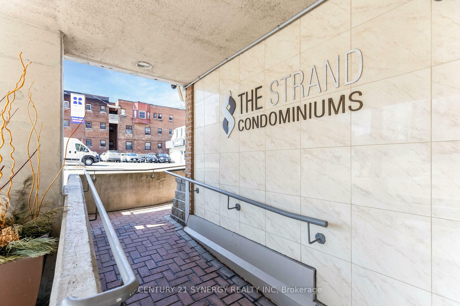 Property Photo: 429 Somerset Street W 210 ON K2P 2P5