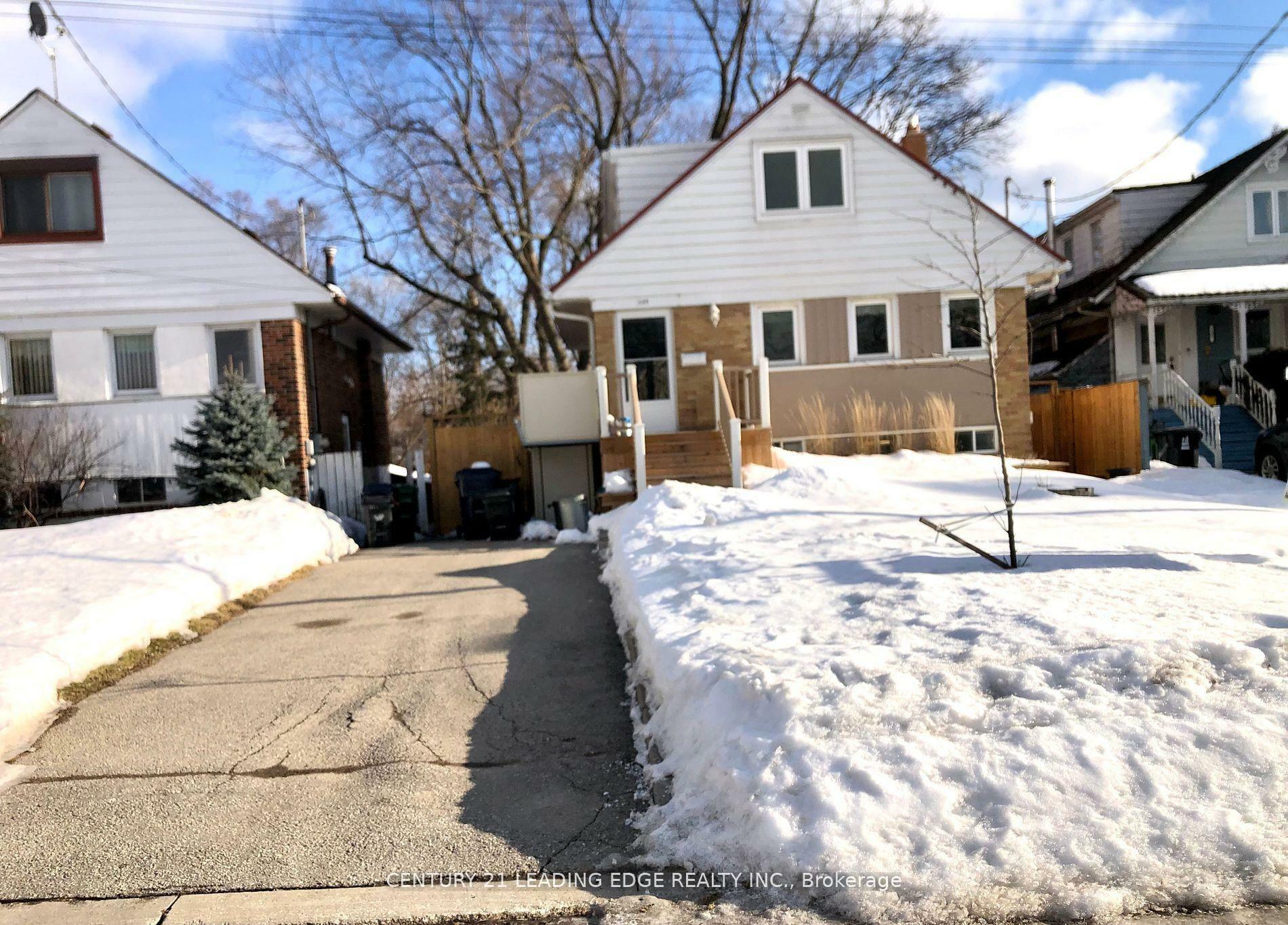 Property Photo: 139 Roebuck Drive Main And 2nd Floor ON M1K 2H9