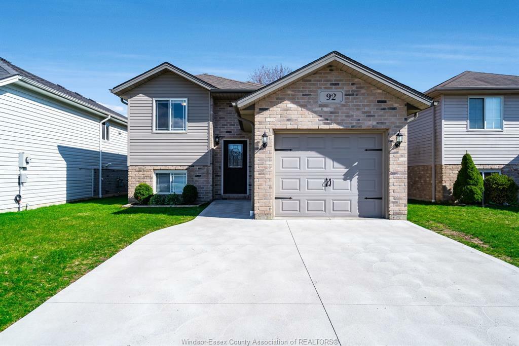 Property Photo: 92 Manning Drive ON N7M 0A6