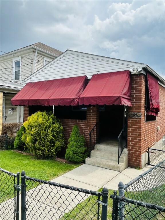 Property Photo: 1133 12th PA 15136