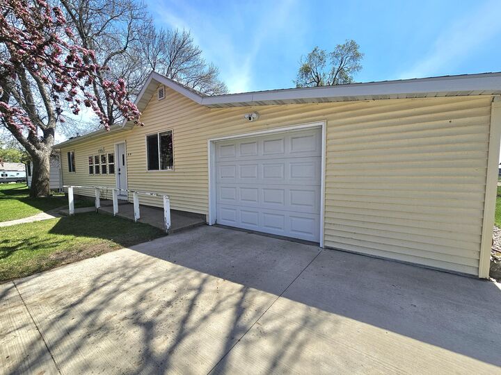 Property Photo:  1718 SE Goodrich Ave  SD 57401 