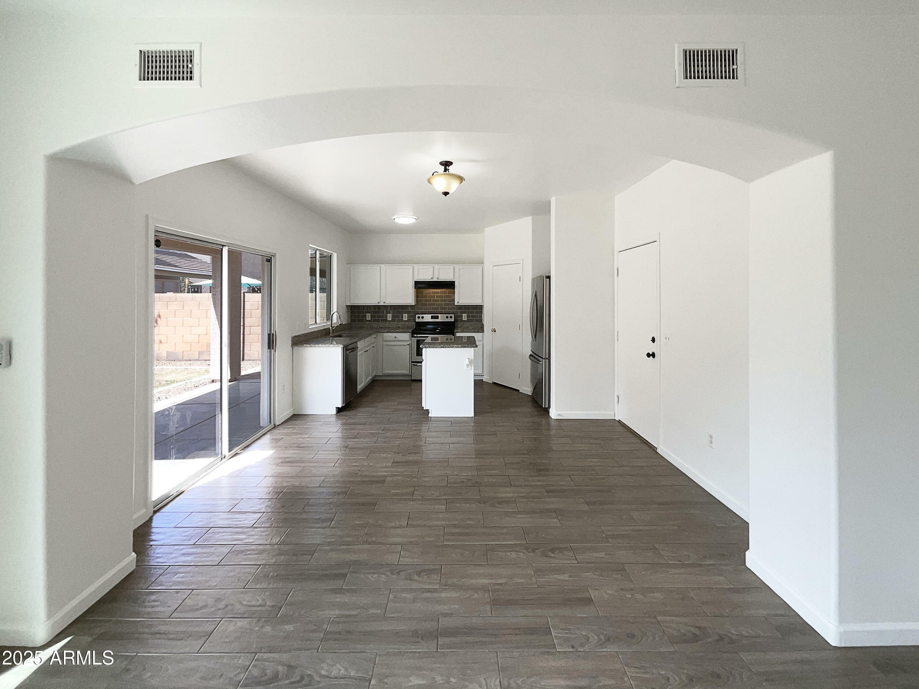 Property Photo: 4005 W Carter Road AZ 85041