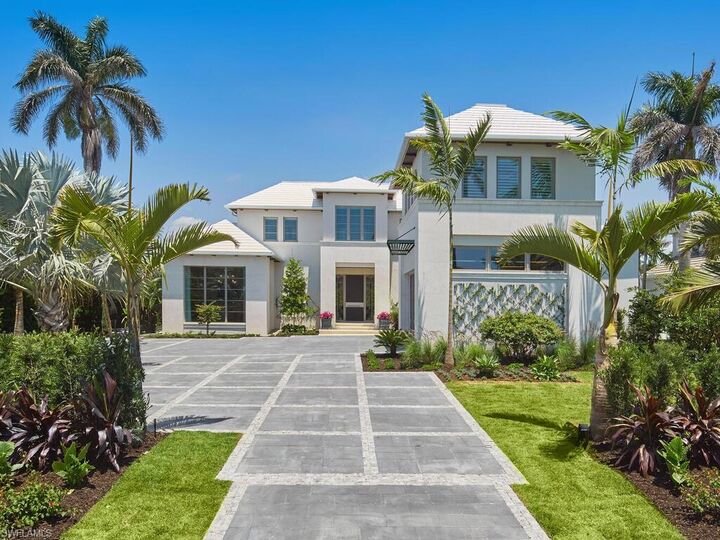 Property Photo:  3233 Gin Ln  FL 34102 
