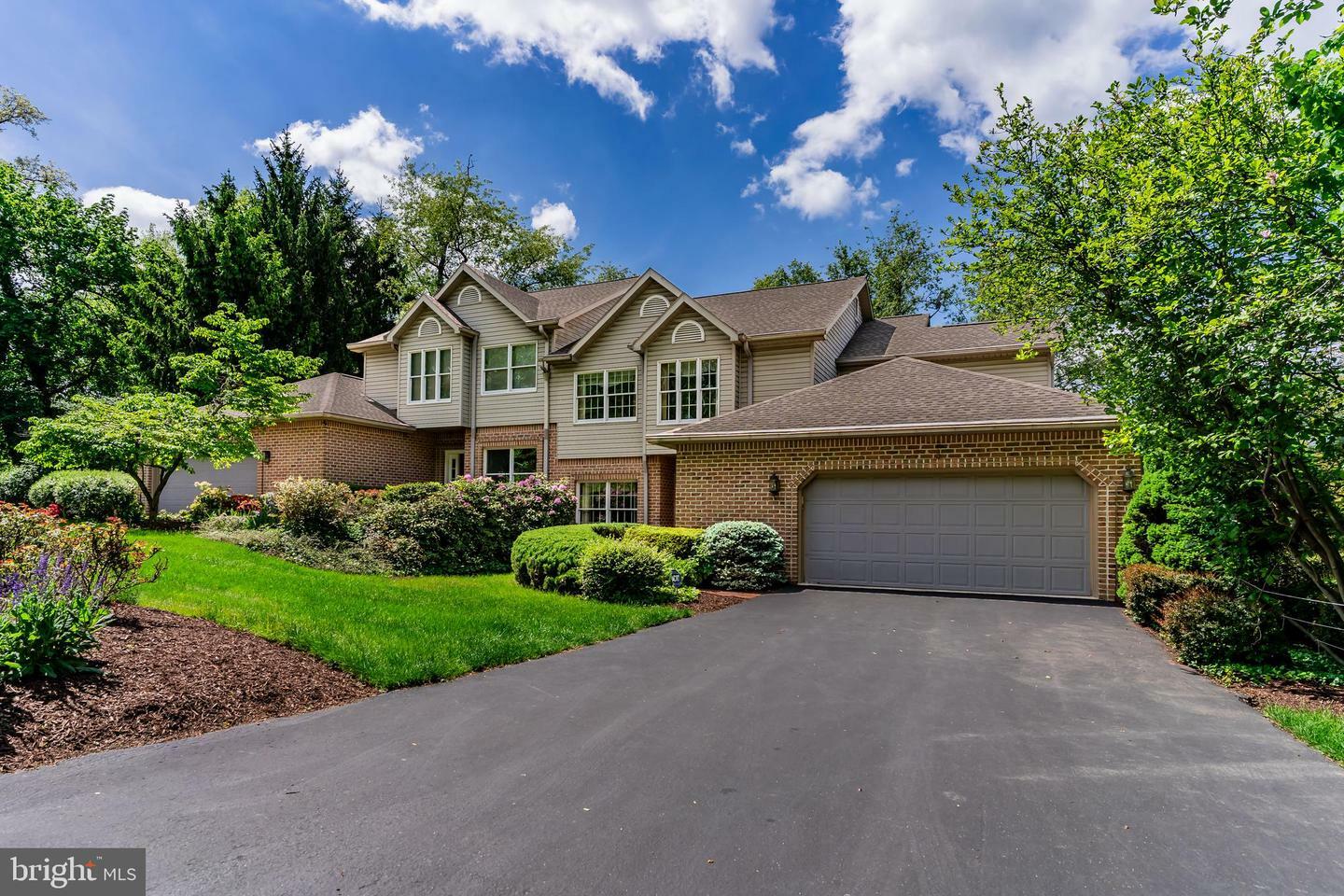 504 Bridgeview Drive  Lemoyne PA 17043 photo