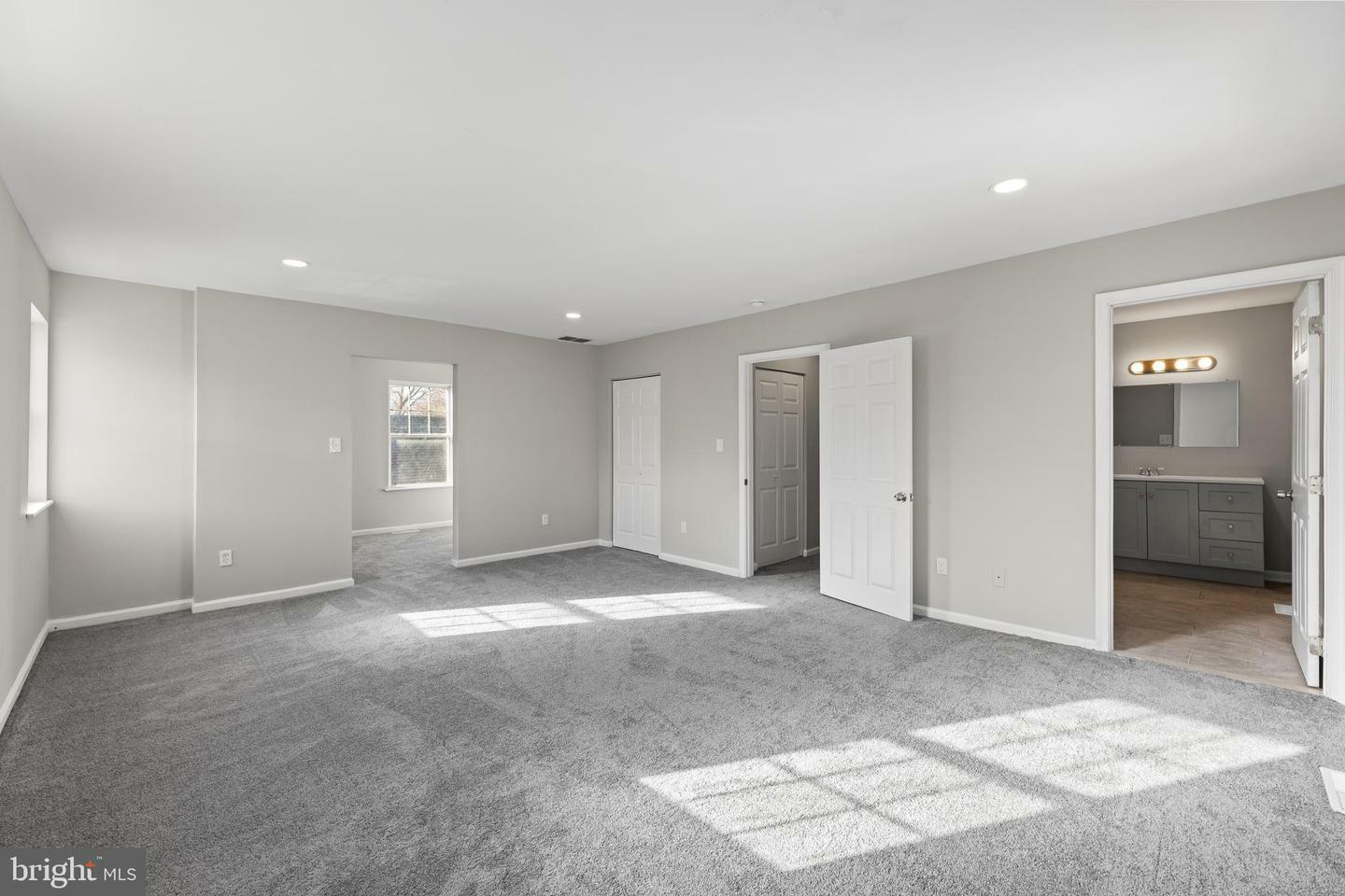 Property Photo: 158 State Street NJ 08069