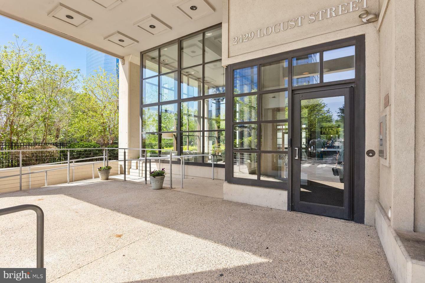 Property Photo: 2429 Locust Street 41 222 PA 19103