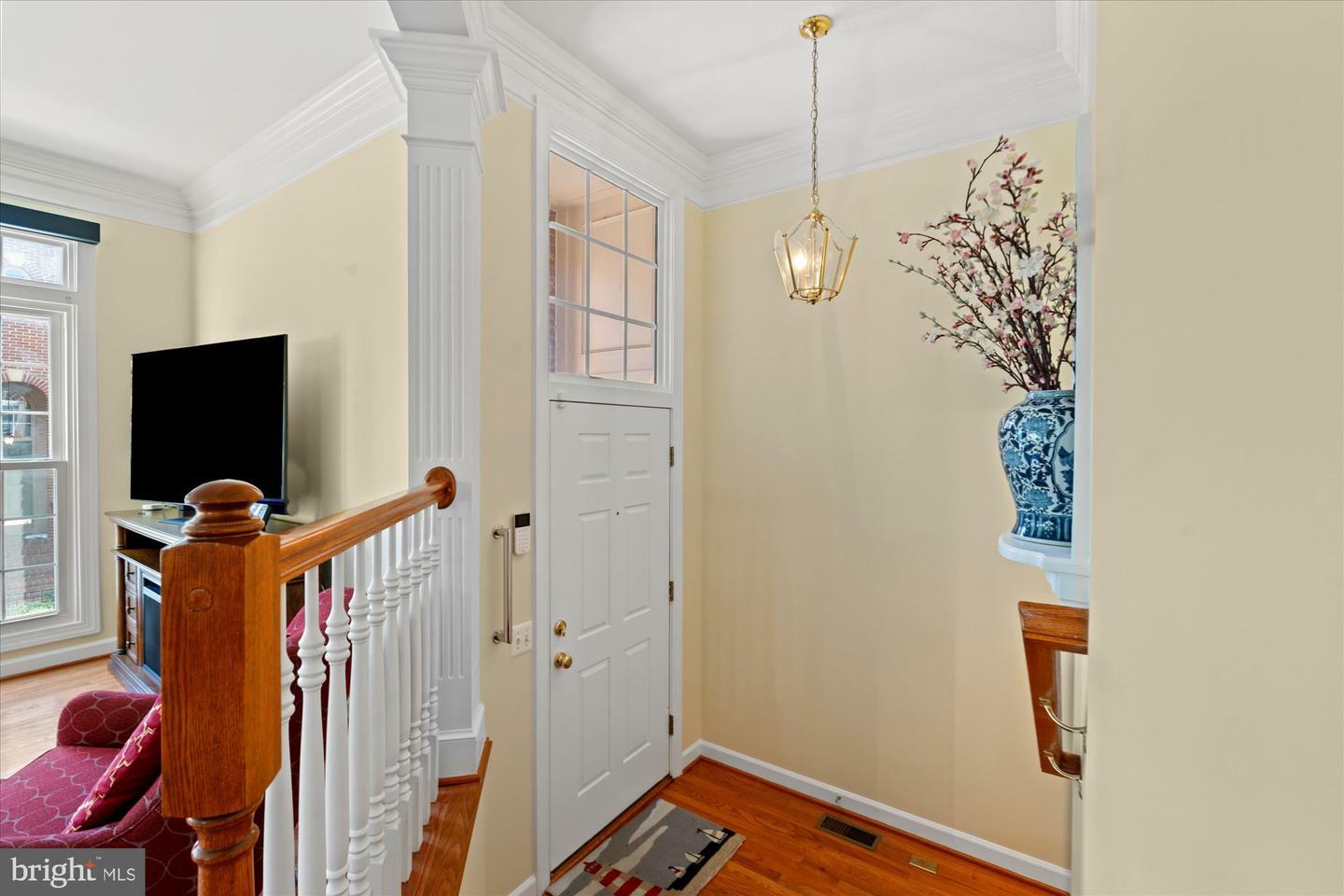 Property Photo:  721 Hawkins Way  VA 22314 