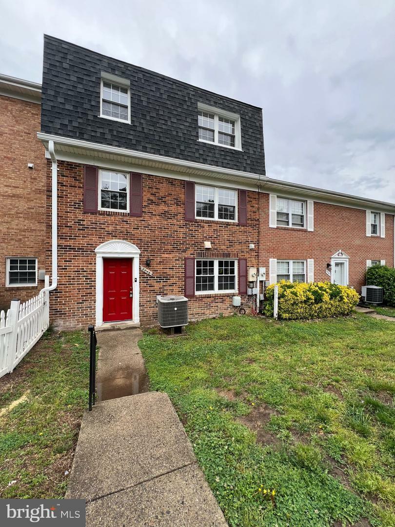 Property Photo: 9846 Hagel Circle VA 22079