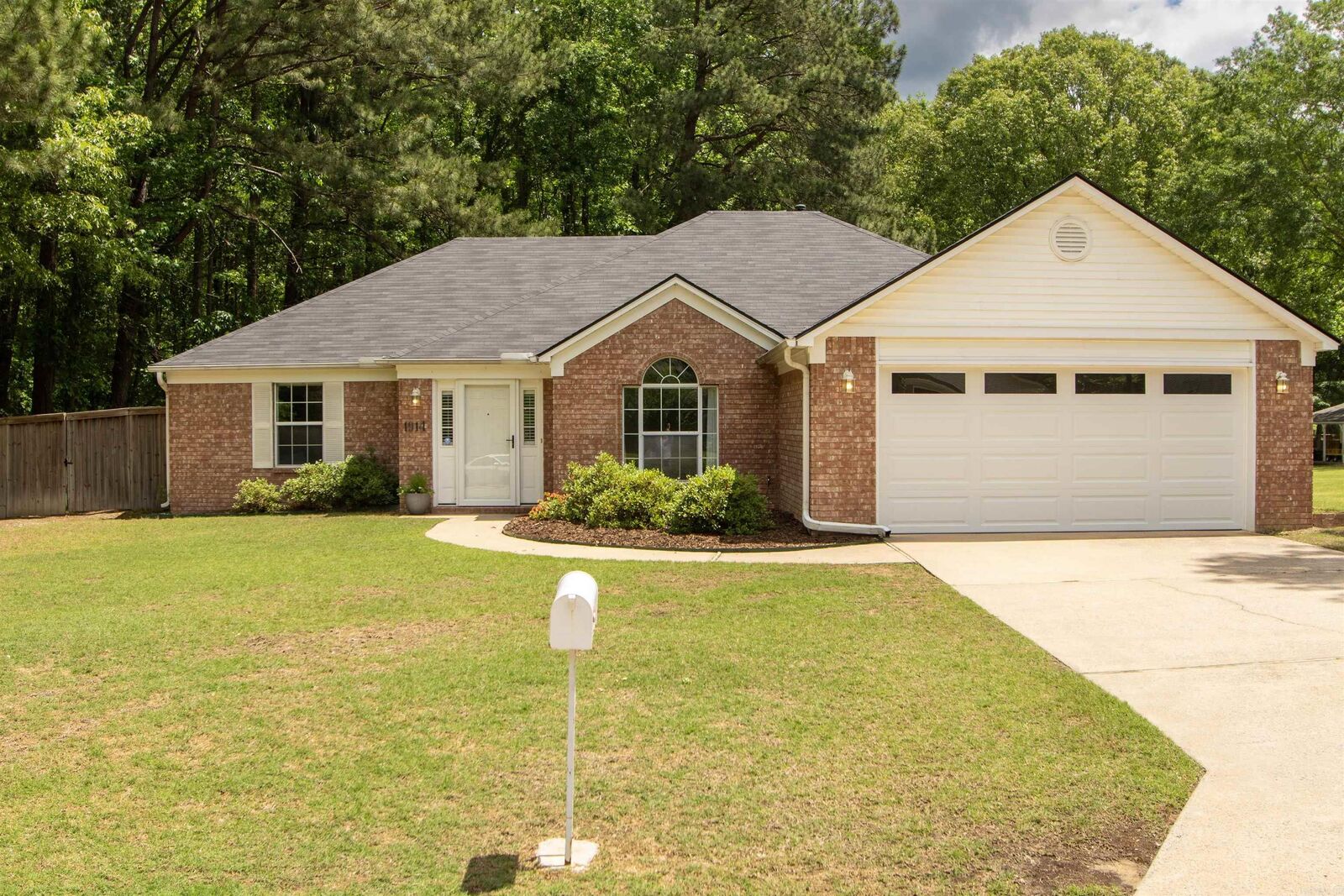 Property Photo:  1914 Niki Court  AR 72022 