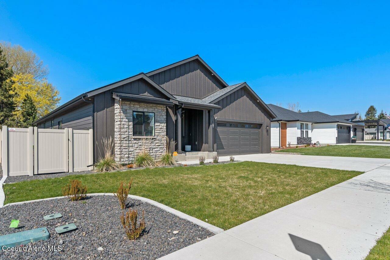 Property Photo: 1414 E Ezra Ave ID 83835