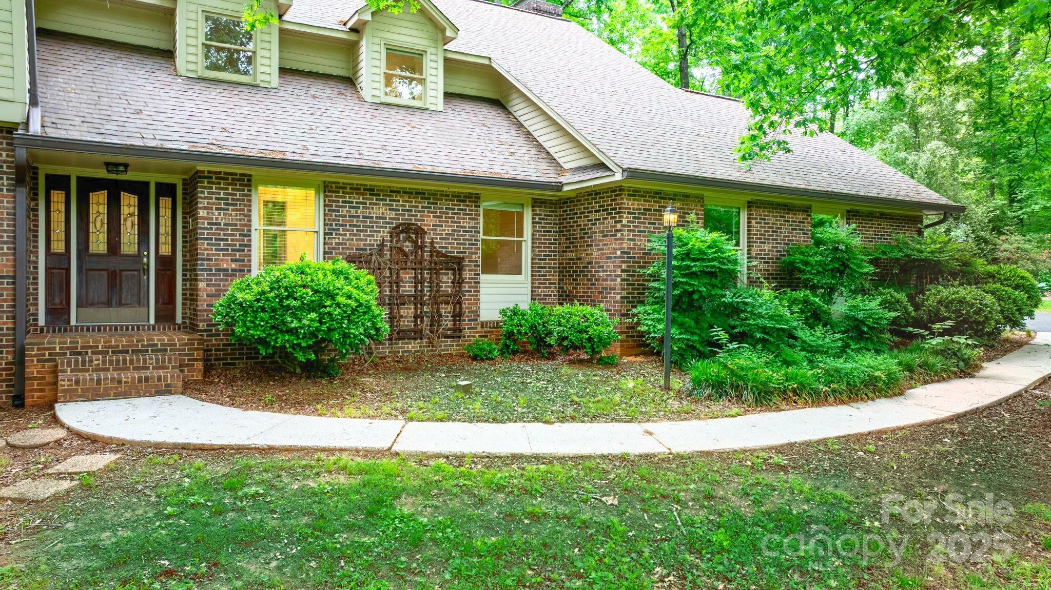 Property Photo: 1080 Rolling Green Drive NC 28658