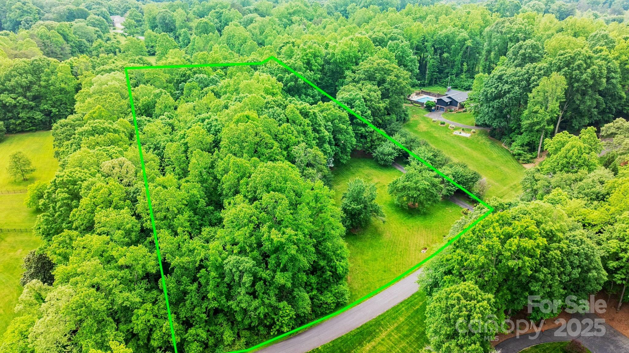 Property Photo:  1080 Rolling Green Drive  NC 28658 