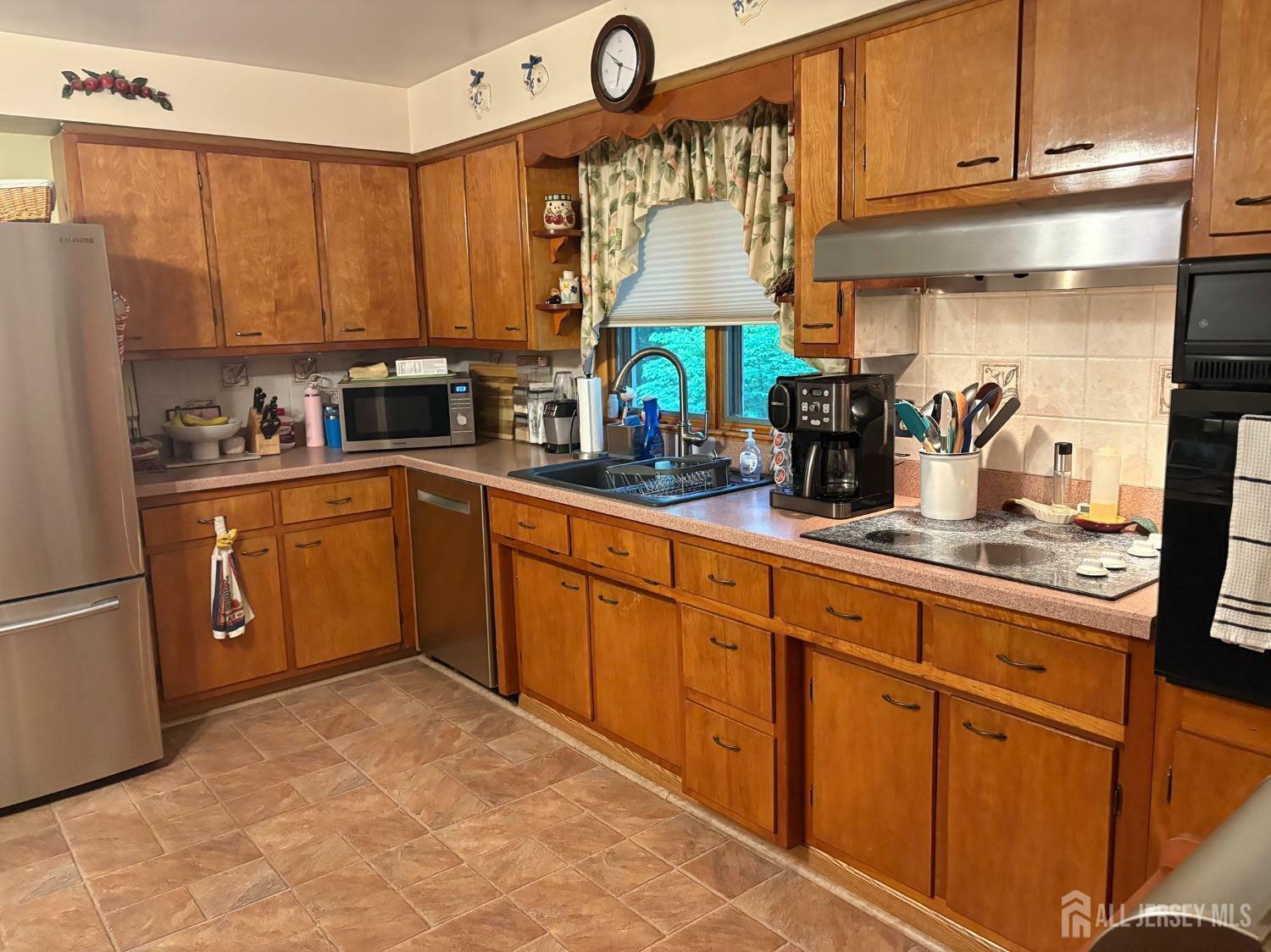 Property Photo: 282 Bridgepoint Road NJ 08502