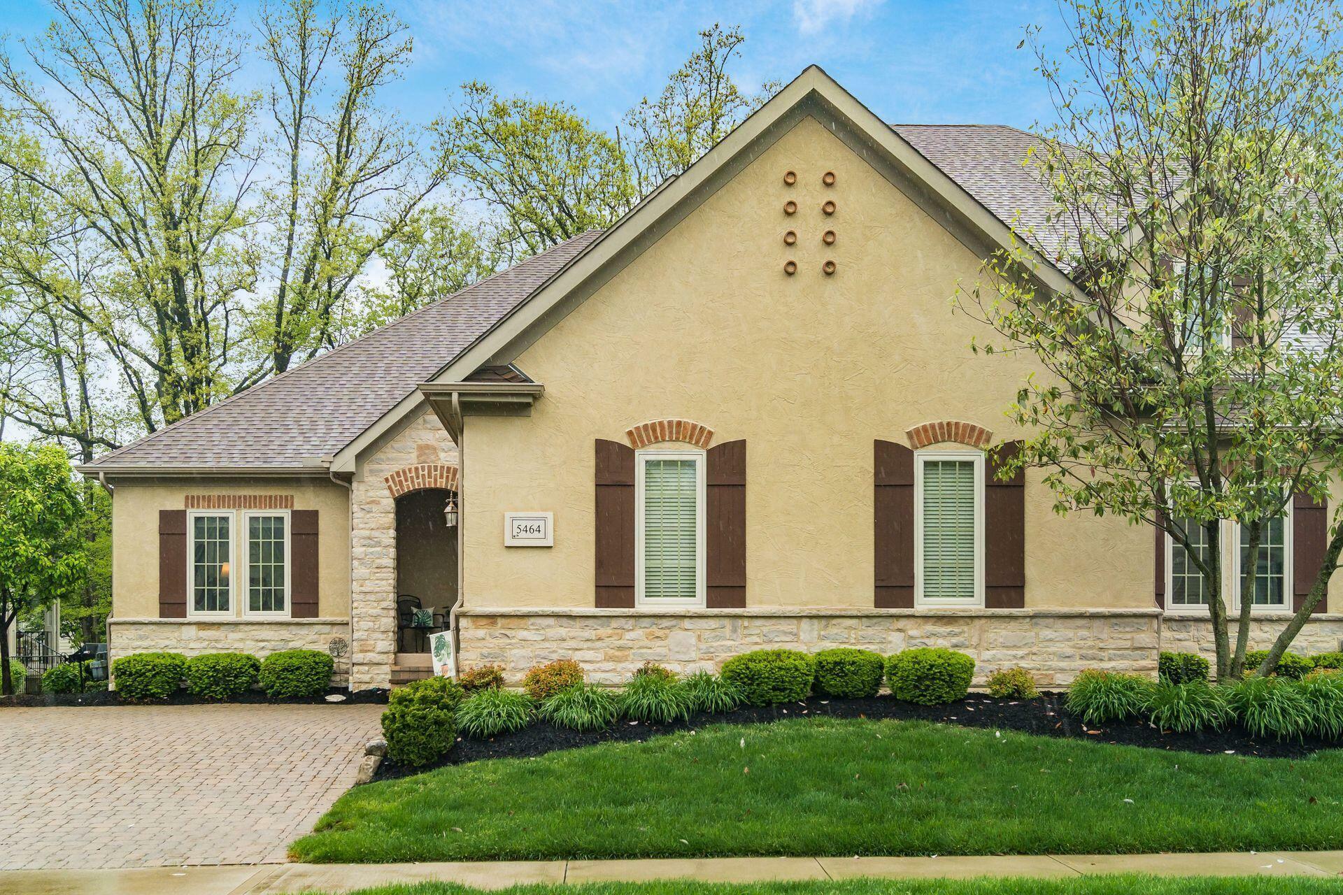 Property Photo: 5464 Slater Ridge OH 43082