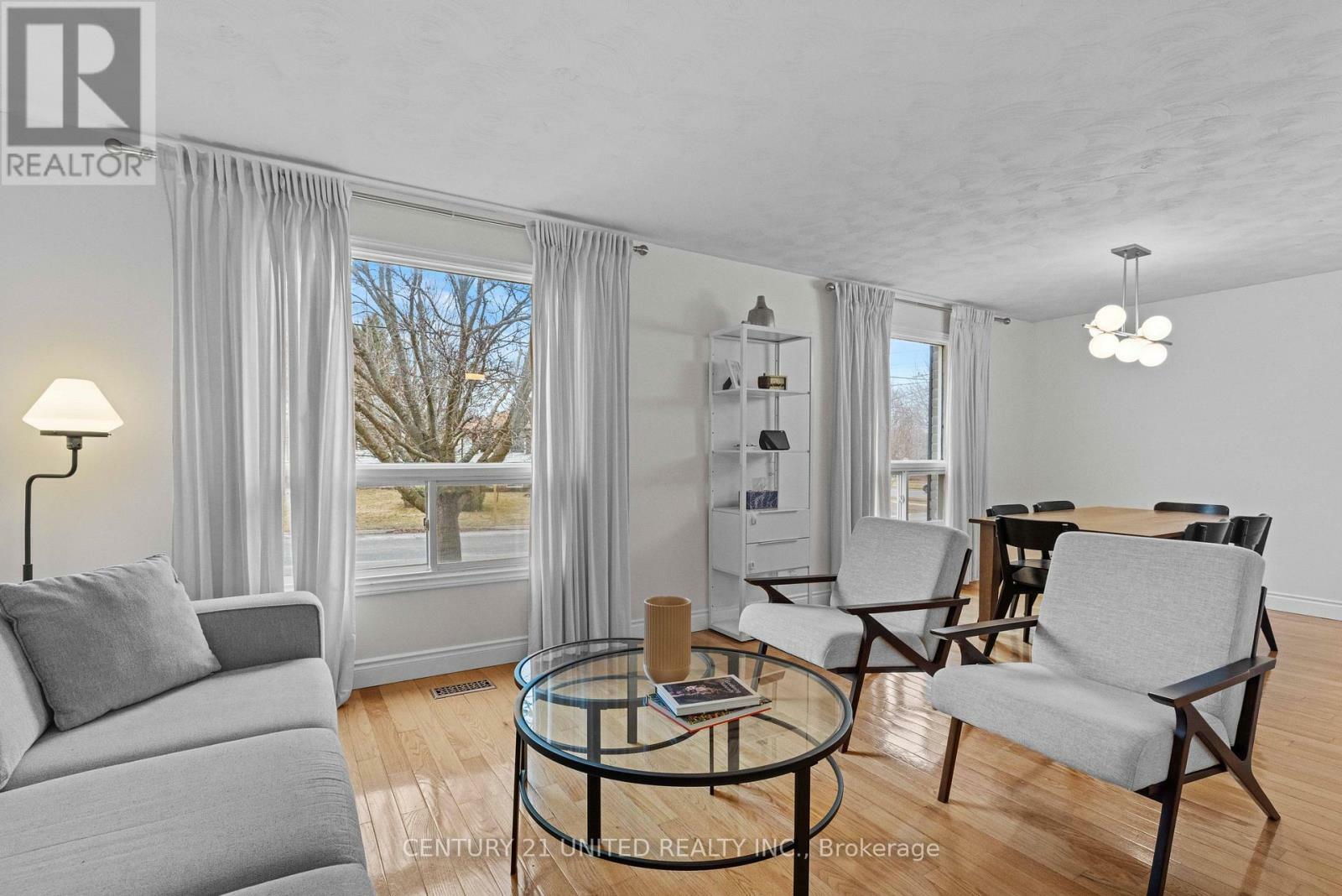 Photo de la propriété: 1173 Normandy Street ON K9H 7L9