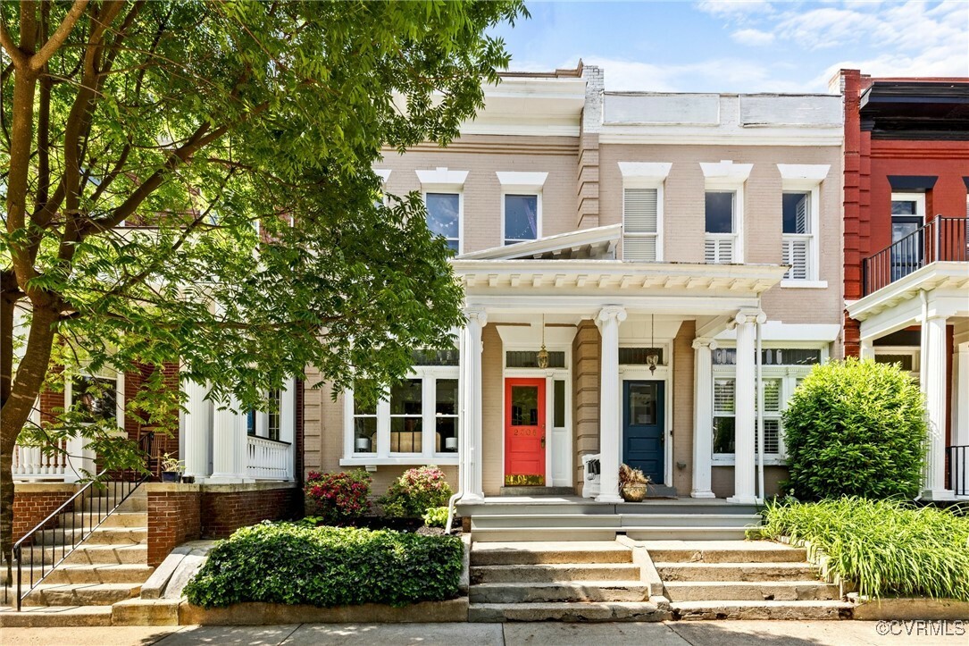 Property Photo: 2305 W Grace Street VA 23220