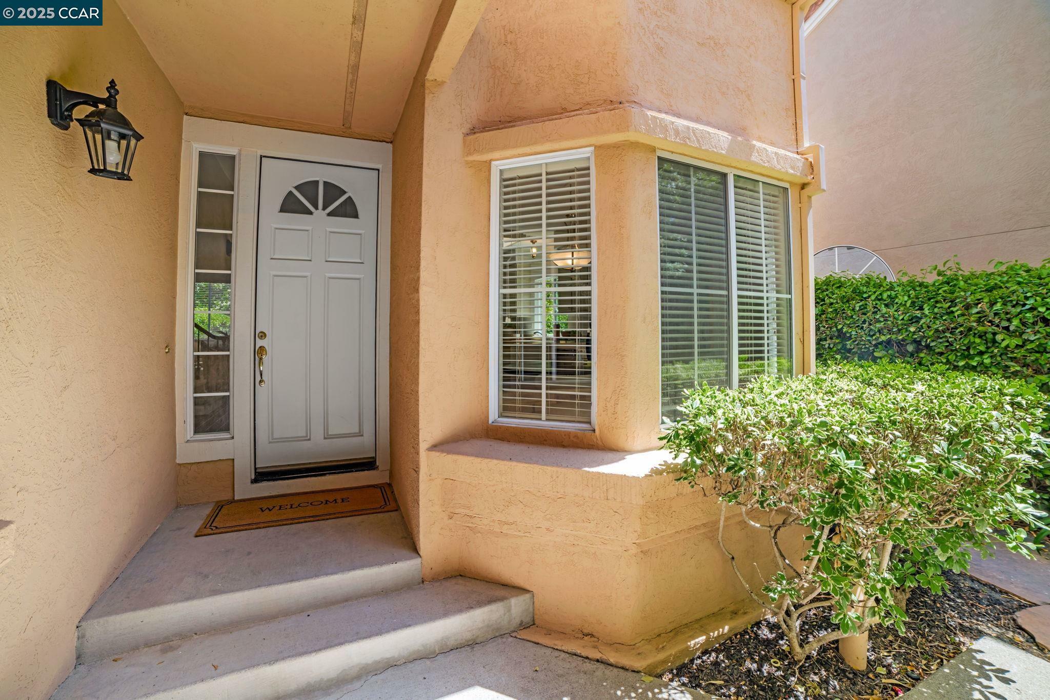 Property Photo: 1364 Canyon Side Ave CA 94582