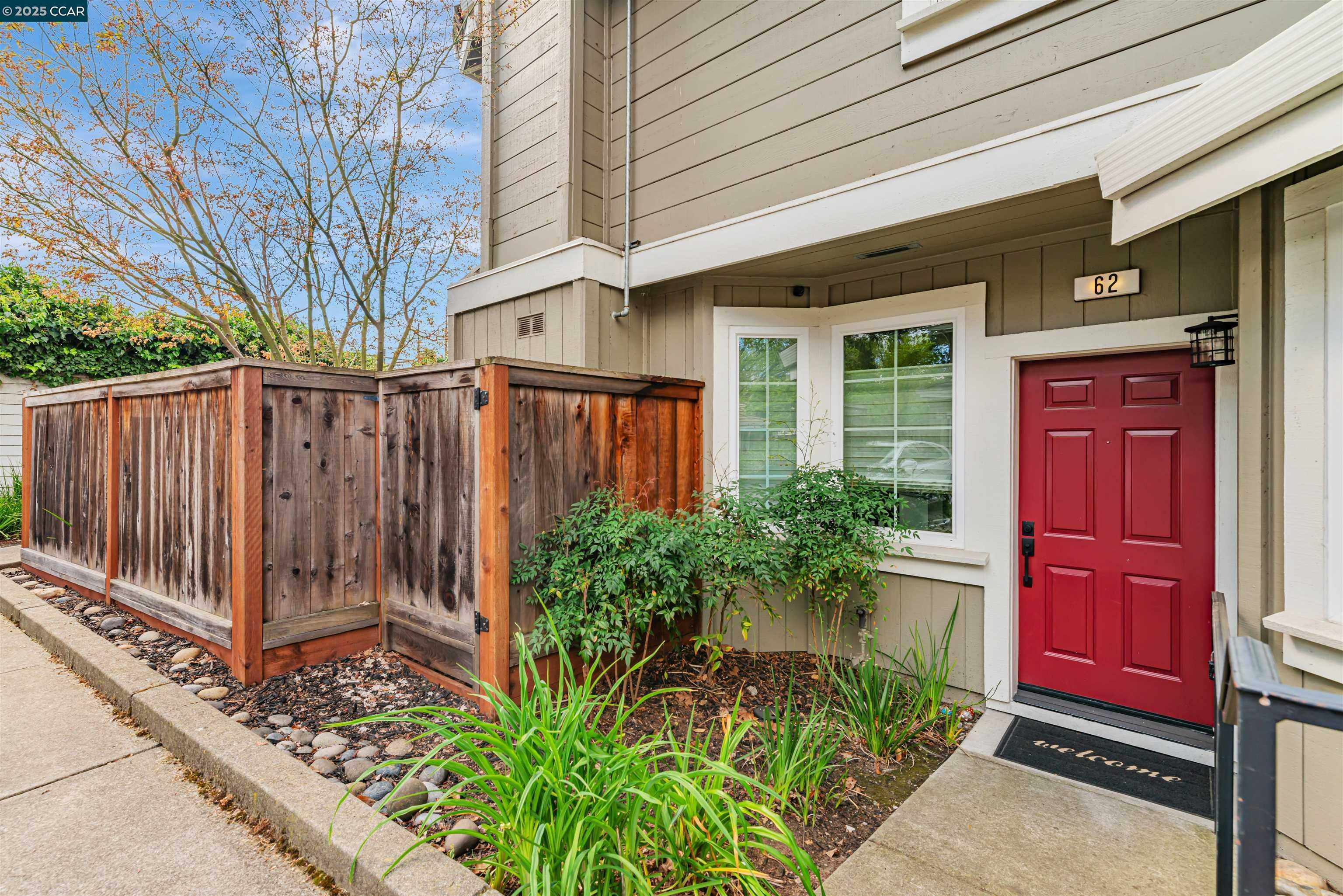 Property Photo: 62 Danville Oak Pl CA 94526