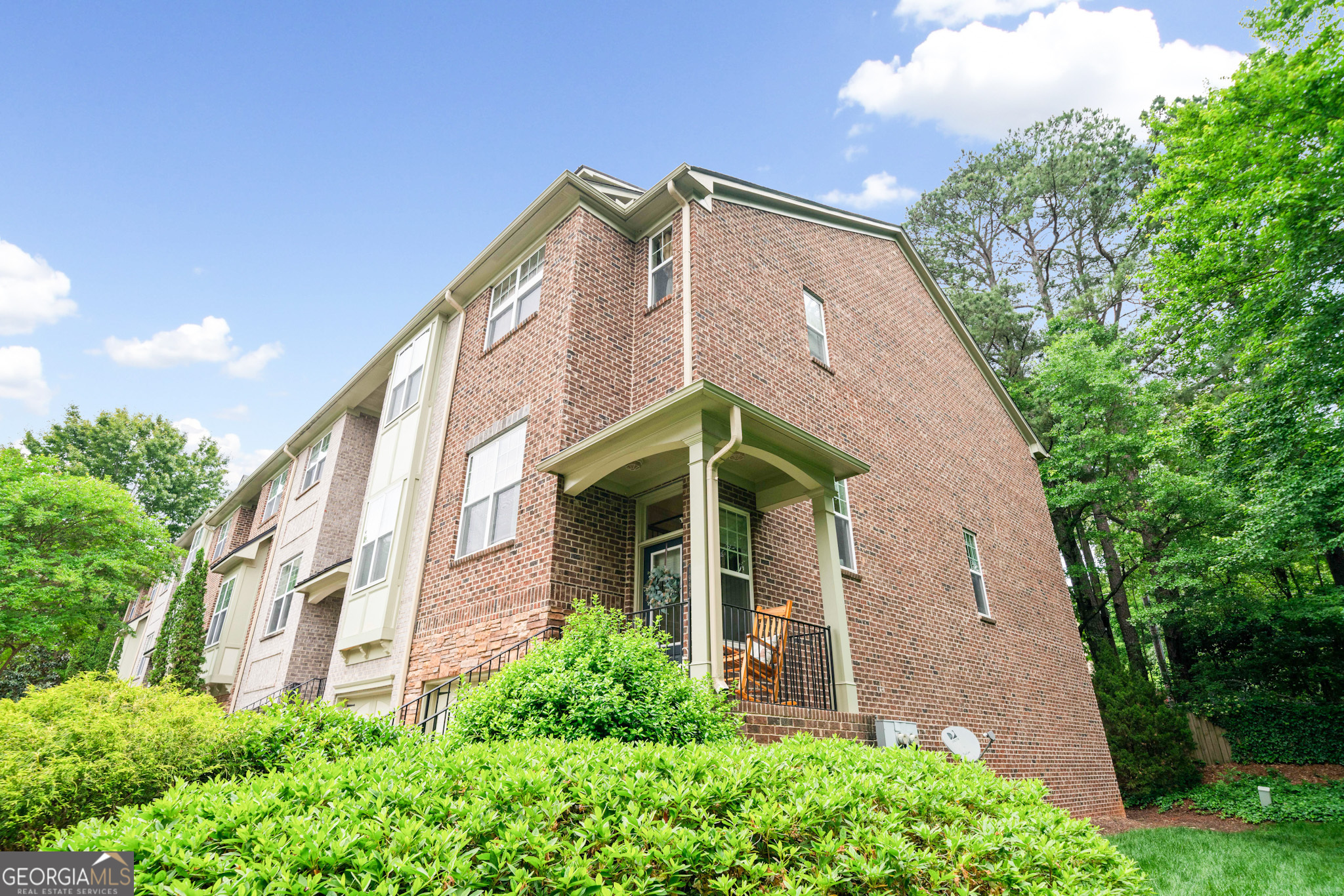 Property Photo: 1996 Cobblestone Circle NE GA 30319