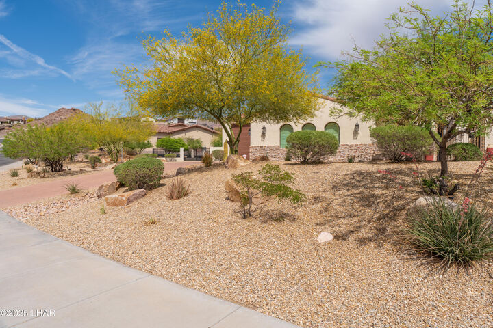 Property Photo: 2051 Circula De Hacienda AZ 86406