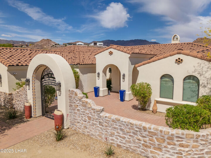 Property Photo: 2051 Circula De Hacienda AZ 86406