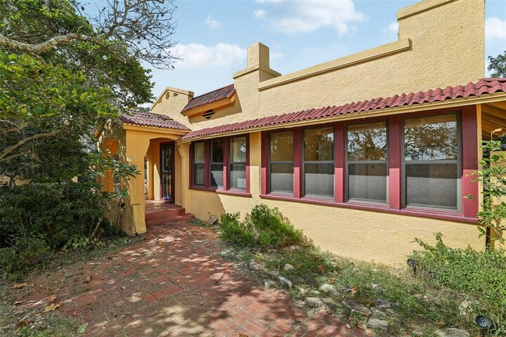 Property Photo: 308 Sunnyside Dr FL 34748