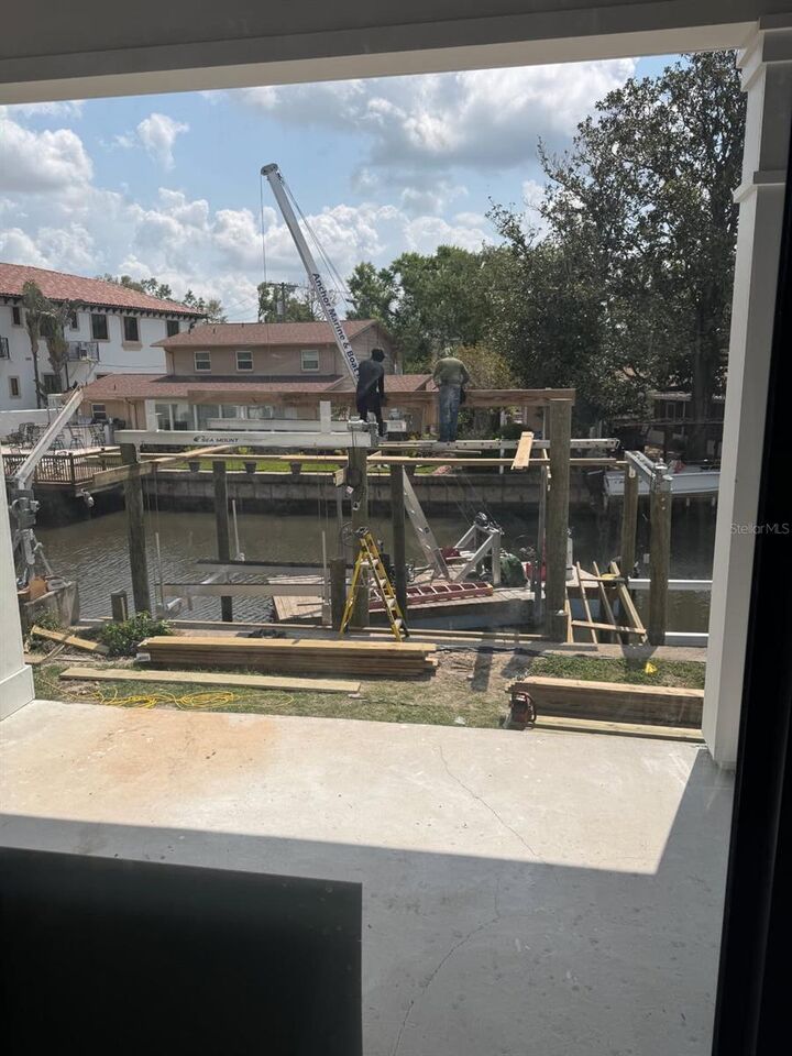 Property Photo:  690 Geneva Place  FL 33606 