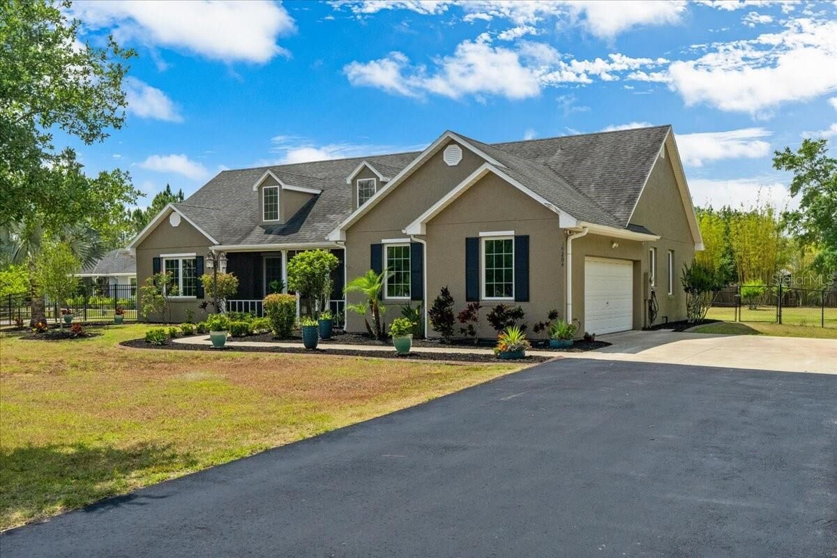 Property Photo: 19204 Paddock Street FL 32833