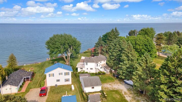 Property Photo:  4308 N Grandview Beach Drive  MI 48427 9383 