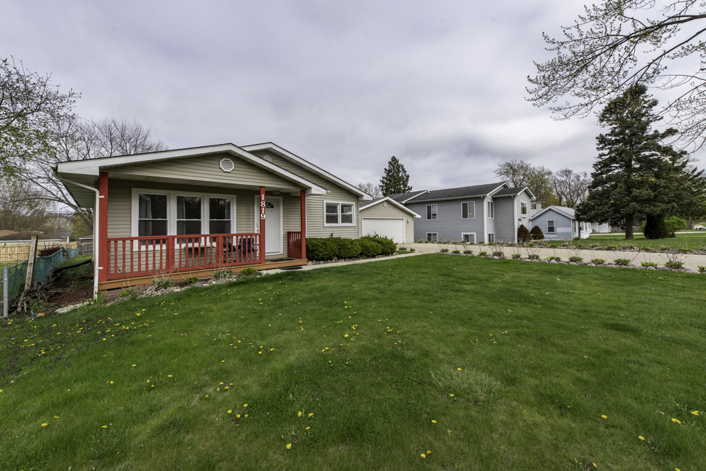 Property Photo: 1819 Galilee Avenue IL 60099