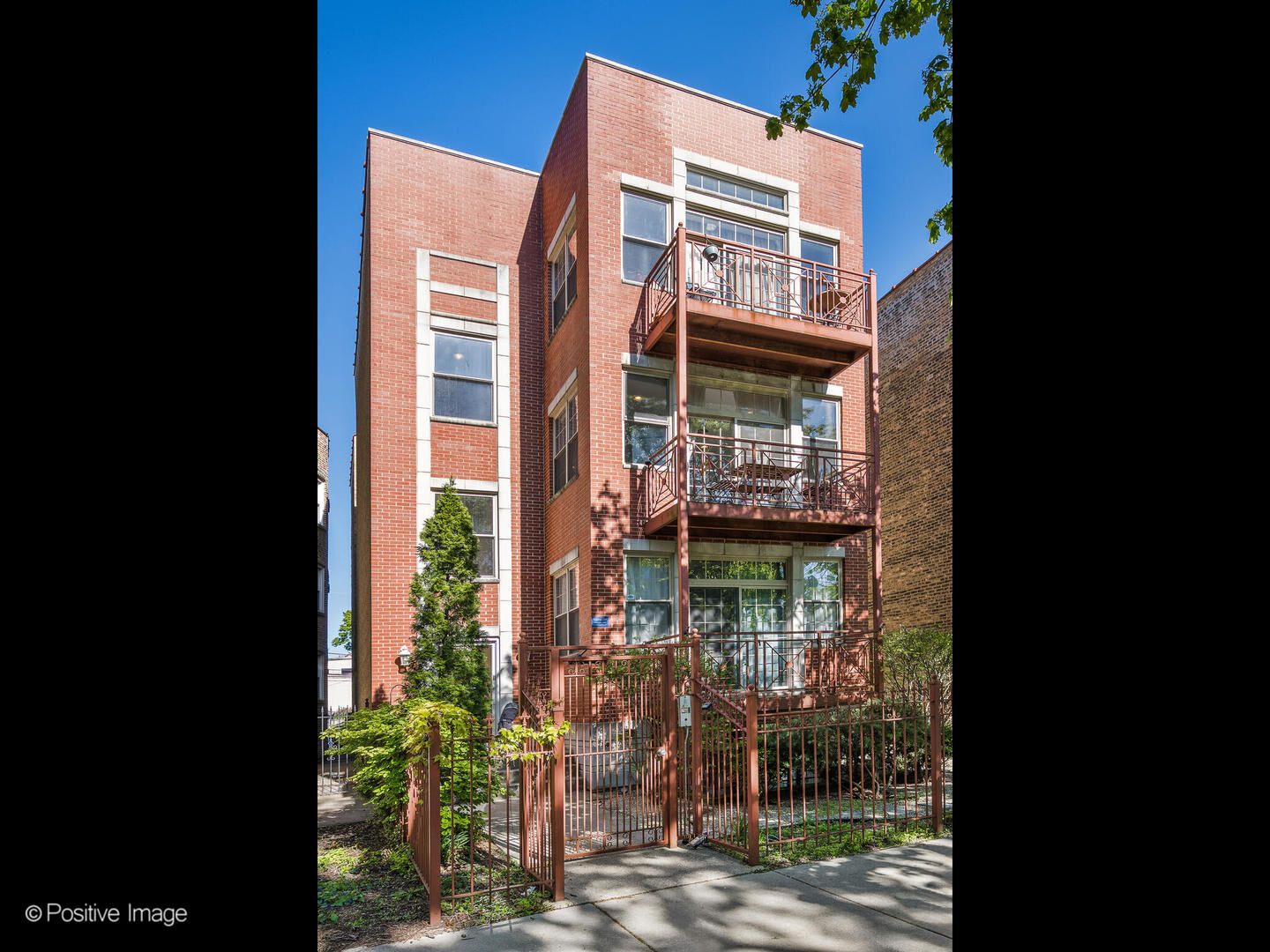 Property Photo: 6507 N Bosworth Avenue 2 IL 60626