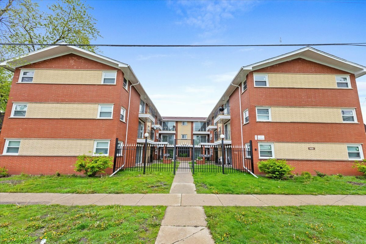 Property Photo: 14121 S Stewart Avenue 2D IL 60827