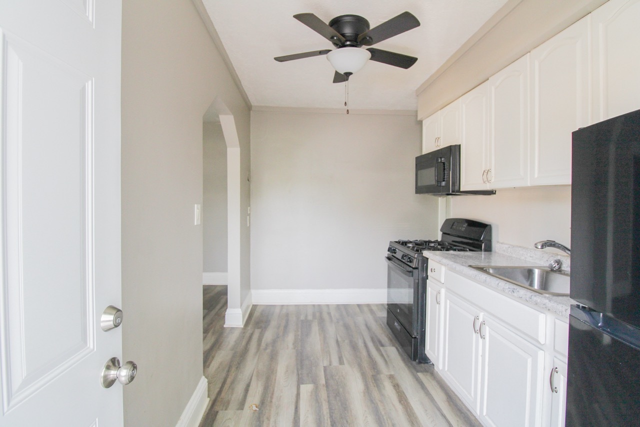 Property Photo: 109 Cary Street 111 IL 60013