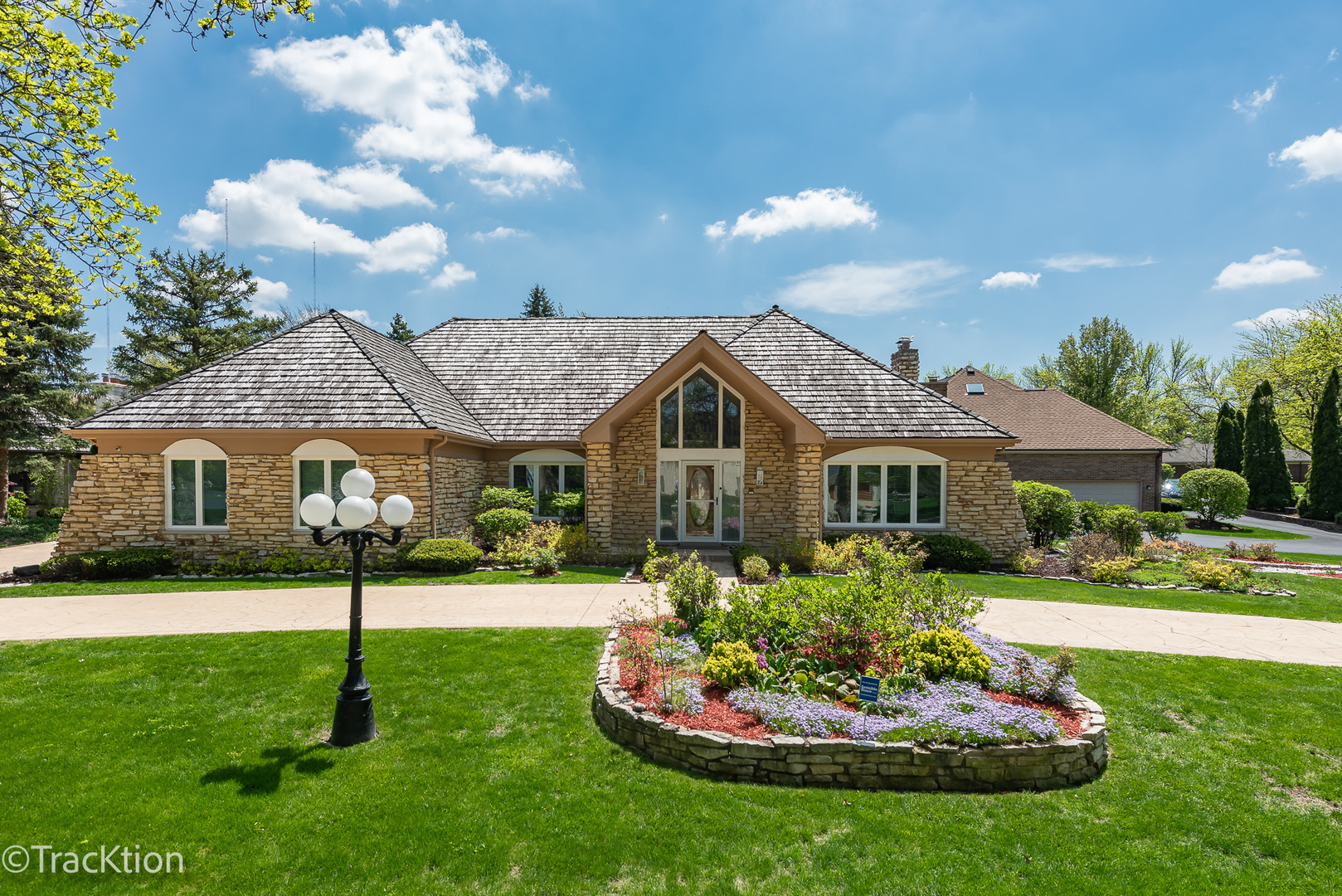 Property Photo:  609 Ridgewood Court  IL 60523 