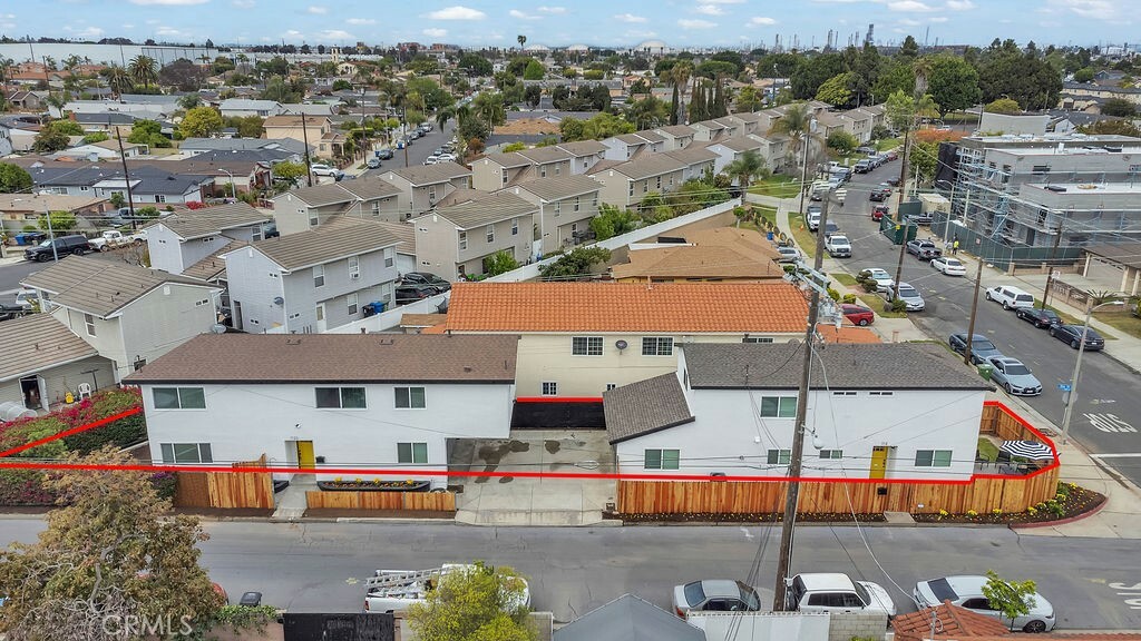 Property Photo:  1121 E Opp Street  CA 90744 